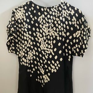 Banana republic black and cream colors shirt